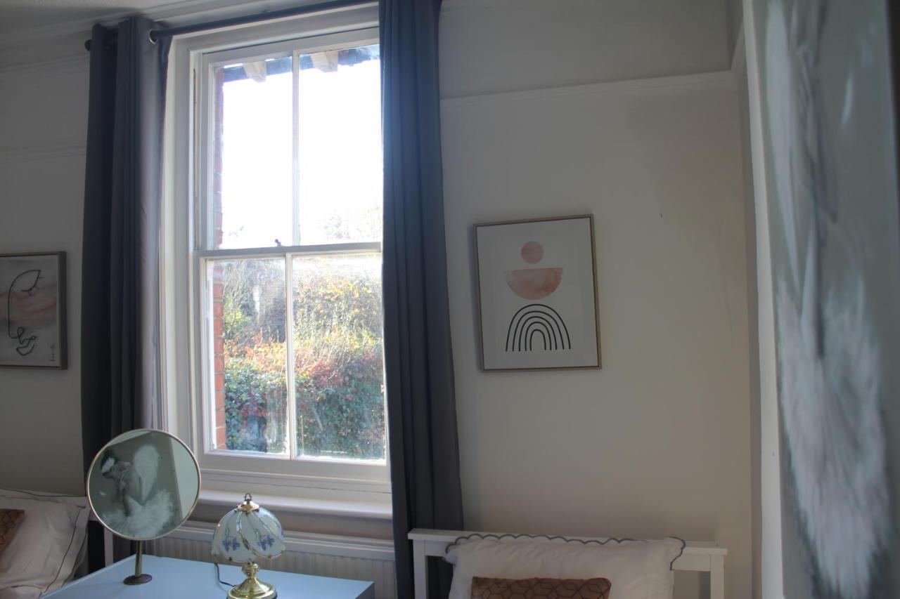 Canterbury Accommodations With Free Car Park Onsite And High Speed Wifi Luaran gambar