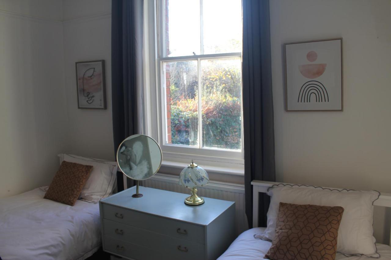 Canterbury Accommodations With Free Car Park Onsite And High Speed Wifi Luaran gambar